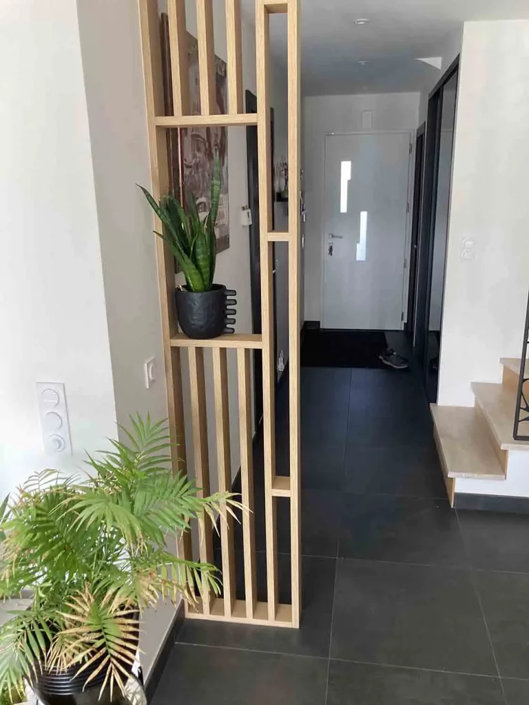 Pose ton Bois - Menuisier Agenceur Lorient Morbihan - Création d'un claustra en bois séparation pièce