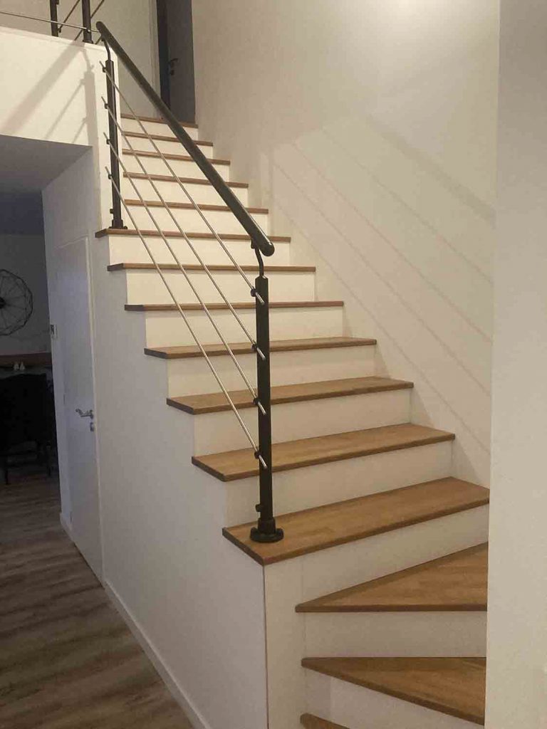 Pose ton Bois - Menuisier Agenceur Lorient Morbihan - Fabrication escalier en bois massif hêtre